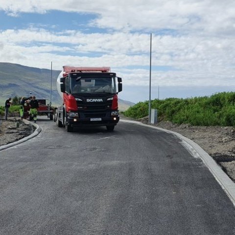 Unnið við kanstein á Brekkumel.