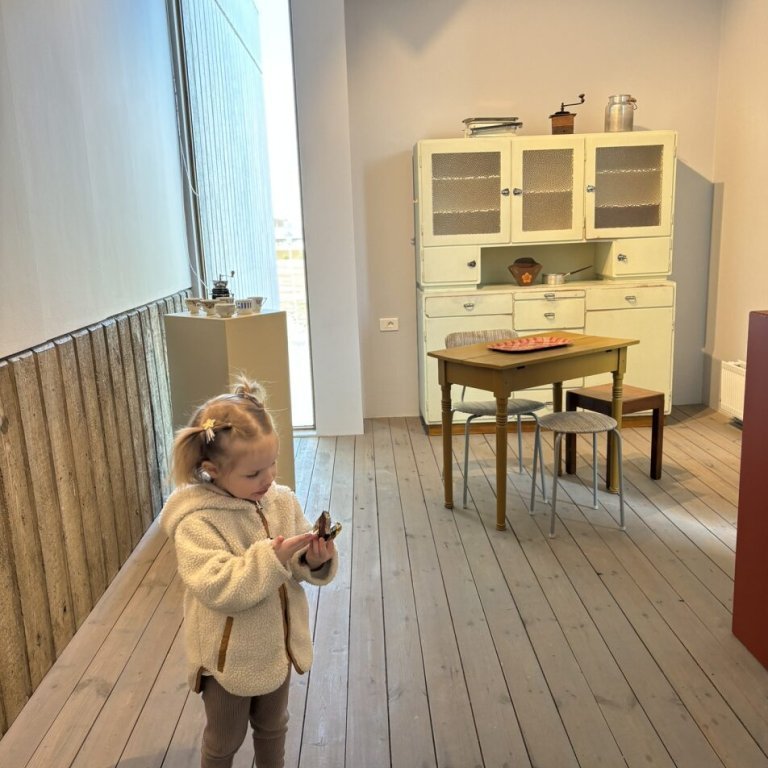 6ee74c87-3e05-4839-89f3-7d8dc1c66c5d