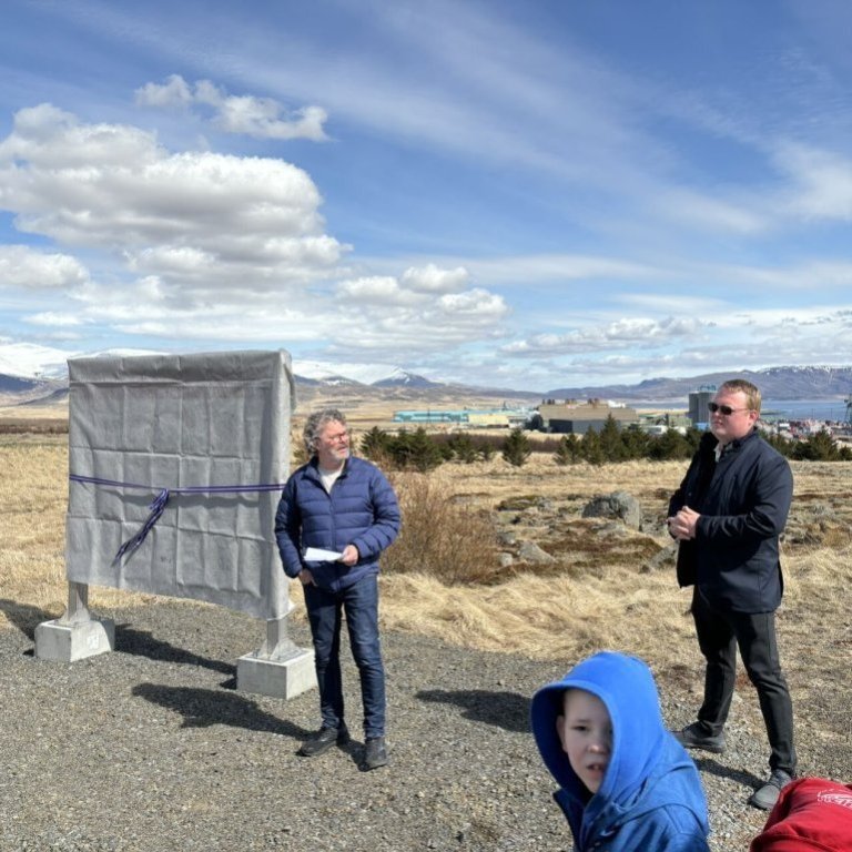 7a5308b7-ded7-4e2d-9b34-36a54ef9f676