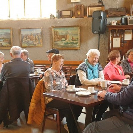 mynd-3-hjalli-kaffi-i-kjos