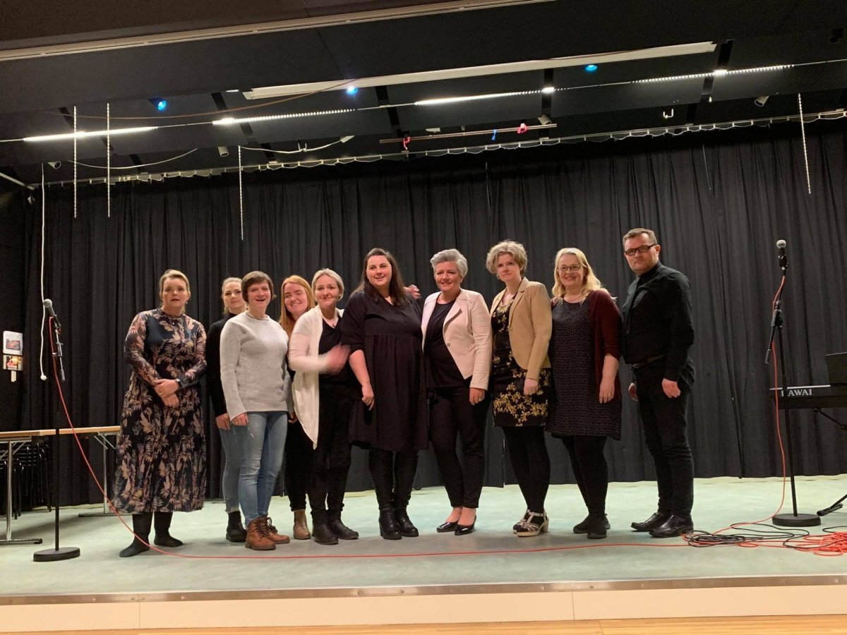 Fulltrúar AK-HVA ásamt fulltrúum Heimilis og skóla.