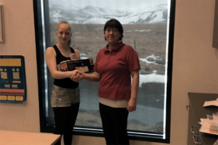 Kvenfélagið Lilja færir félagsmiðstöðinni 301, gjöf